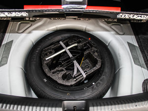 2014款1.4TSI 手动豪华型 备胎