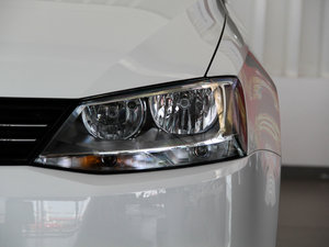 2014款1.6L 手动舒适型 大灯