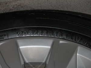 2014款1.6L 手动舒适型 轮胎尺寸