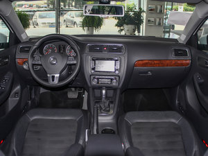 2014款1.8TSI 自动旗舰型 内饰全景