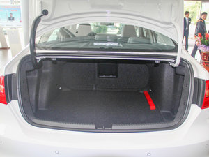 2014款1.8TSI 自动旗舰型 行李厢空间