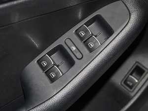 2014款1.4TSI 自动豪华型 主驾车窗控制区	