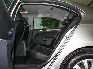 2014款1.4TSI 自动豪华型 后排空间