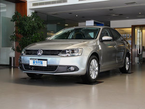 2014款改款 1.6L 自动舒适型 左前45度