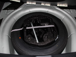 2014款改款 1.6L 自动舒适型 备胎