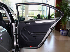 2014Ŀ 1.6L Ԅ(dng)m g