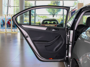 2014款改款 1.6L 自动舒适型 左后车门
