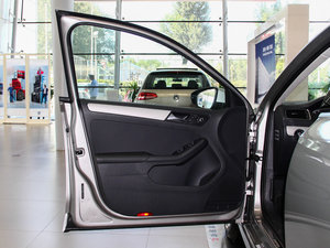 2014款改款 1.6L 自动舒适型 驾驶位车门