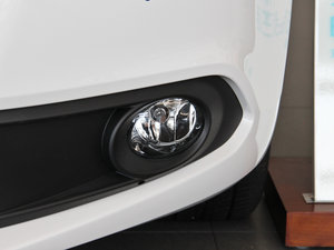 2014款改款 1.4TSI 手动豪华型 前雾灯