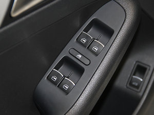 2014款改款 1.4TSI 手动豪华型 主驾车窗控制区	
