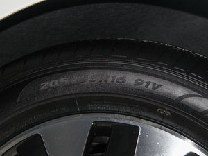 2014款改款 1.4TSI 蓝驱型 轮胎尺寸