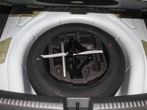 2014款改款 1.8TSI 自动旗舰型 备胎
