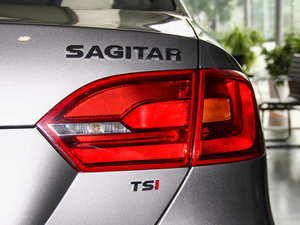 2014款改款 1.4TSI 自动豪华型 尾灯