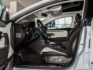 2015款3.0FSI V6 前排空间