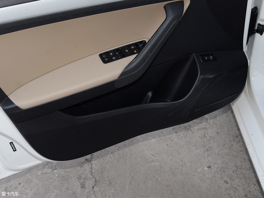 2015����_ �|�ݰ� 1.6L �Ԅ����m��