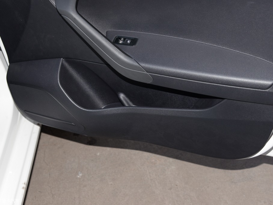 2015����_ �|�ݰ� 1.6L �քӕr����