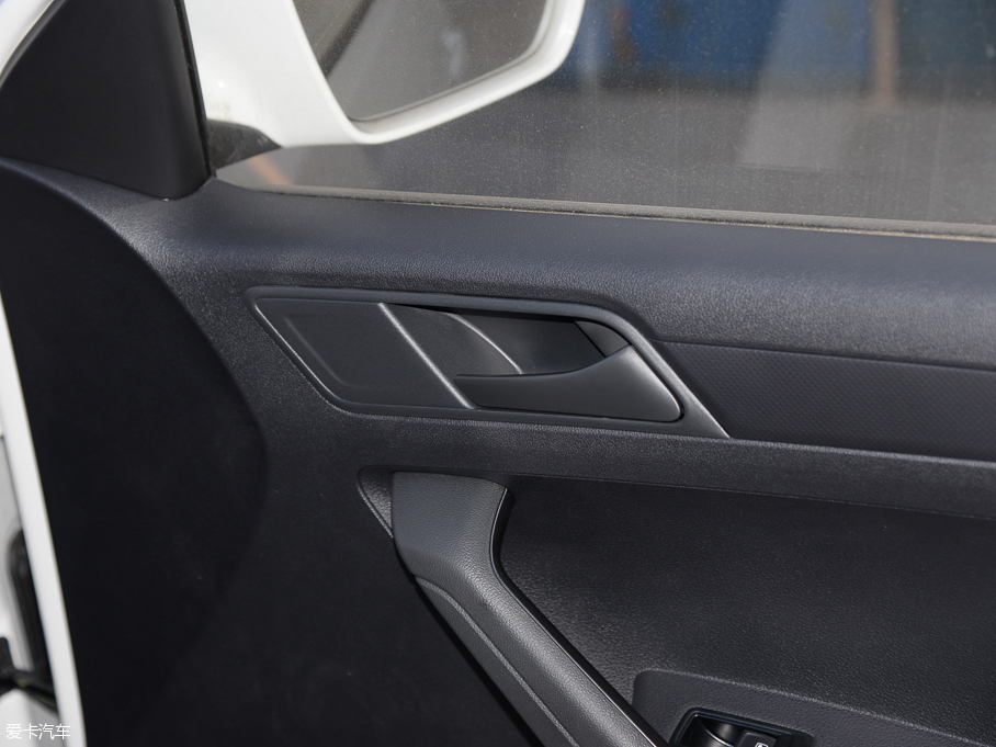 2015_ |ݰ 1.6L քӕr