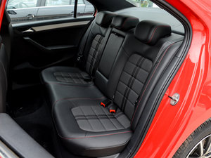 2015款1.4T DSG Sportline 后排座椅