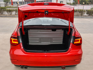 2015款1.4T DSG Sportline 行李厢空间