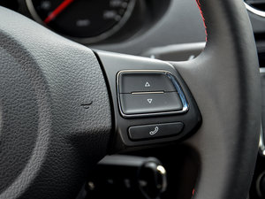 20151.4T DSG Sportline п؅^