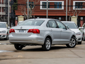 2015款1.6L 自动豪华型 整体外观