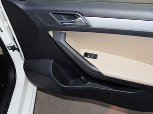 2015款质惠版 1.6L 自动舒适型 空间座椅
