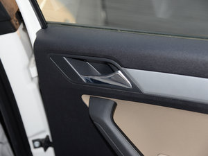 2015款质惠版 1.6L 自动舒适型 空间座椅