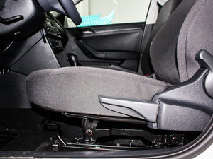 2015|ݰ 1.6L Ԅӕr {{