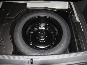 2015款1.8TSI 豪华型 备胎