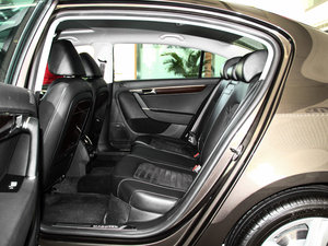 2015款2.0TSI 尊贵型 后排空间