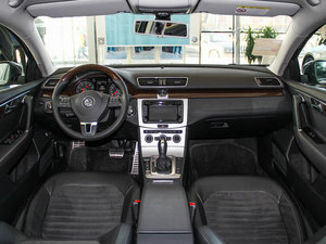 2015款2.0TSI 尊贵型 内饰全景