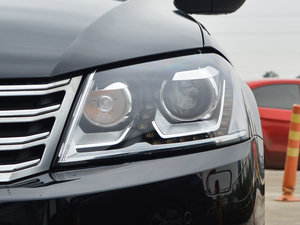 2015款2.0TSI 豪华型 大灯