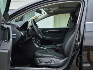 2015款2.0TSI 豪华型 前排空间