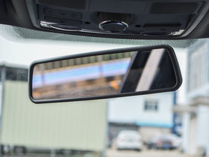2015款2.0TSI 豪华型 车内后视镜