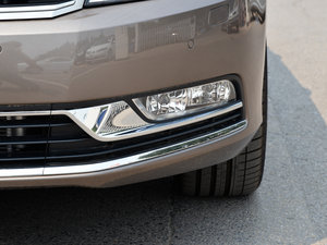 2015款1.8TSI 尊贵型 前雾灯