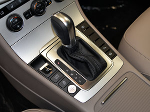 2015款1.8TSI 尊贵型 换挡杆