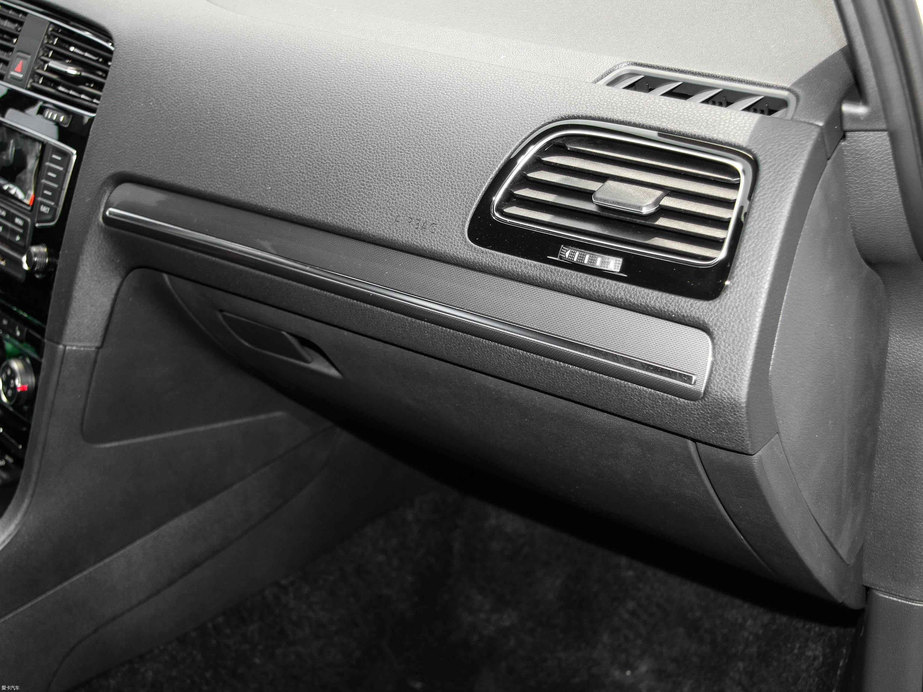 2015ߠ 1.4TSI ԄR-Line