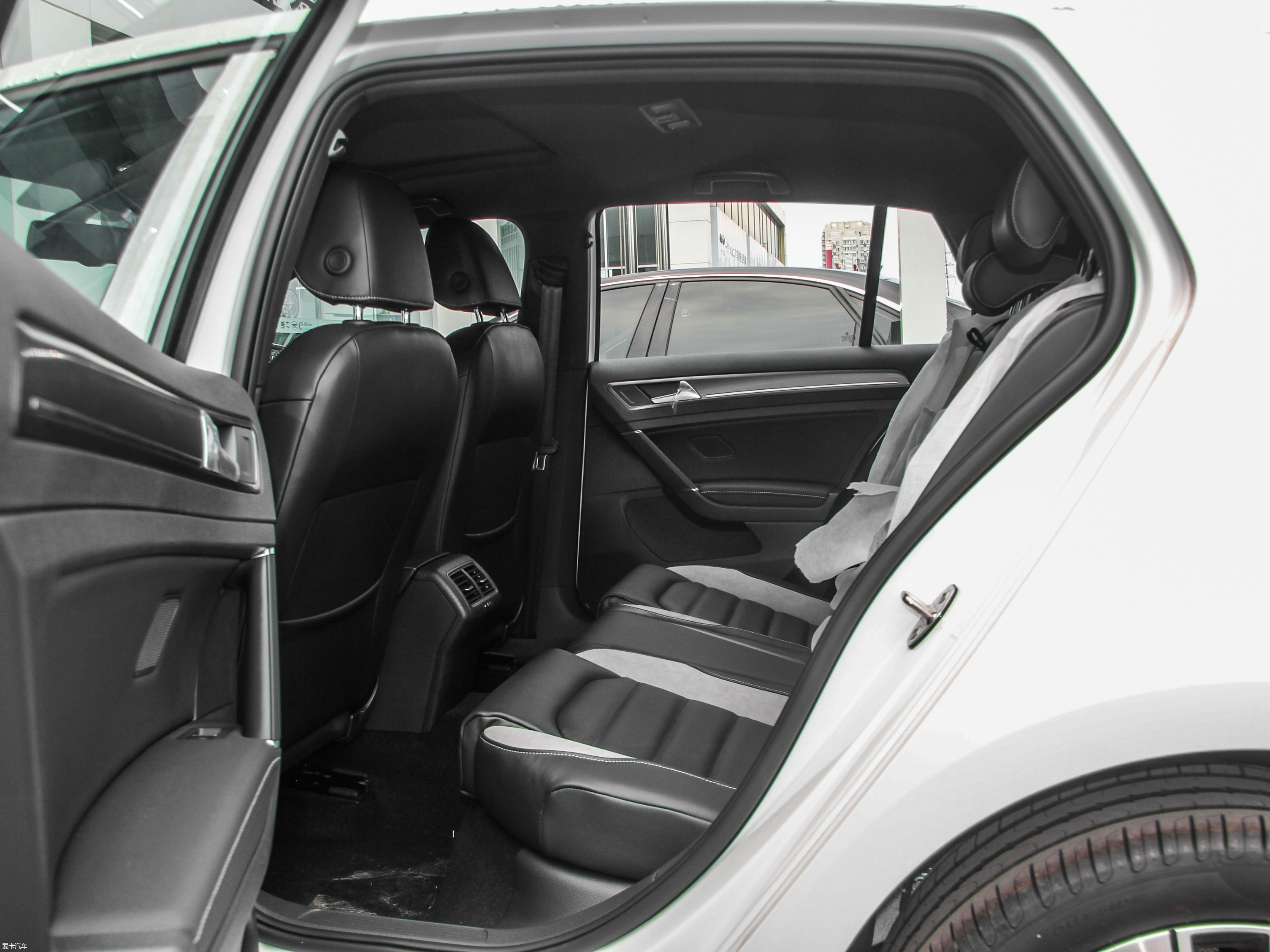 2015ߠ 1.4TSI ԄR-Line