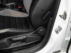 20151.4TSI ԄR-Line {{