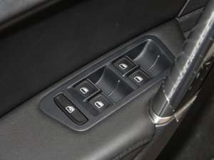 2015款1.4TSI 自动豪华型 主驾车窗控制区	