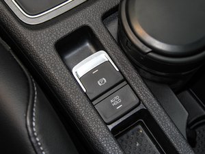 2015款1.4TSI 自动豪华型 驻车制动器