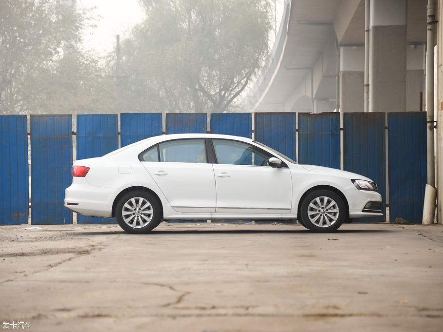 2015�����v 230TSI �ք����m��