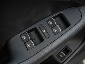 2015款1.4TSI 自动精英型 主驾车窗控制区	
