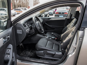 2015款1.4TSI 自动精英型 前排空间