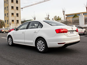 2015款1.6L 自动领先型 左后45度