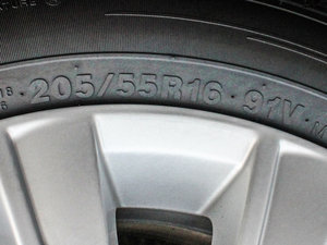 2015款1.6L 自动领先型 轮胎尺寸