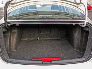2015款1.6L 自动领先型 行李厢空间