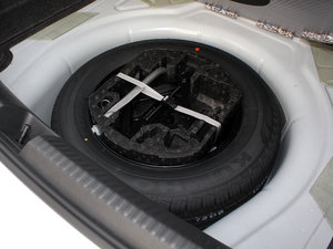 2015款1.6L 自动领先型 备胎