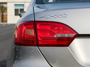 2015款1.6L 手动领先型 细节外观