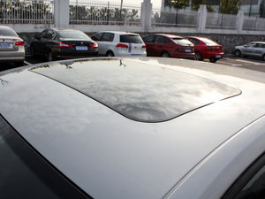 2015款1.6L 手动领先型 车顶